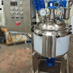 Reactor for ointments and creams with homogeniser 30 litres.