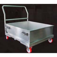 Tanks for transportation of wet pellets